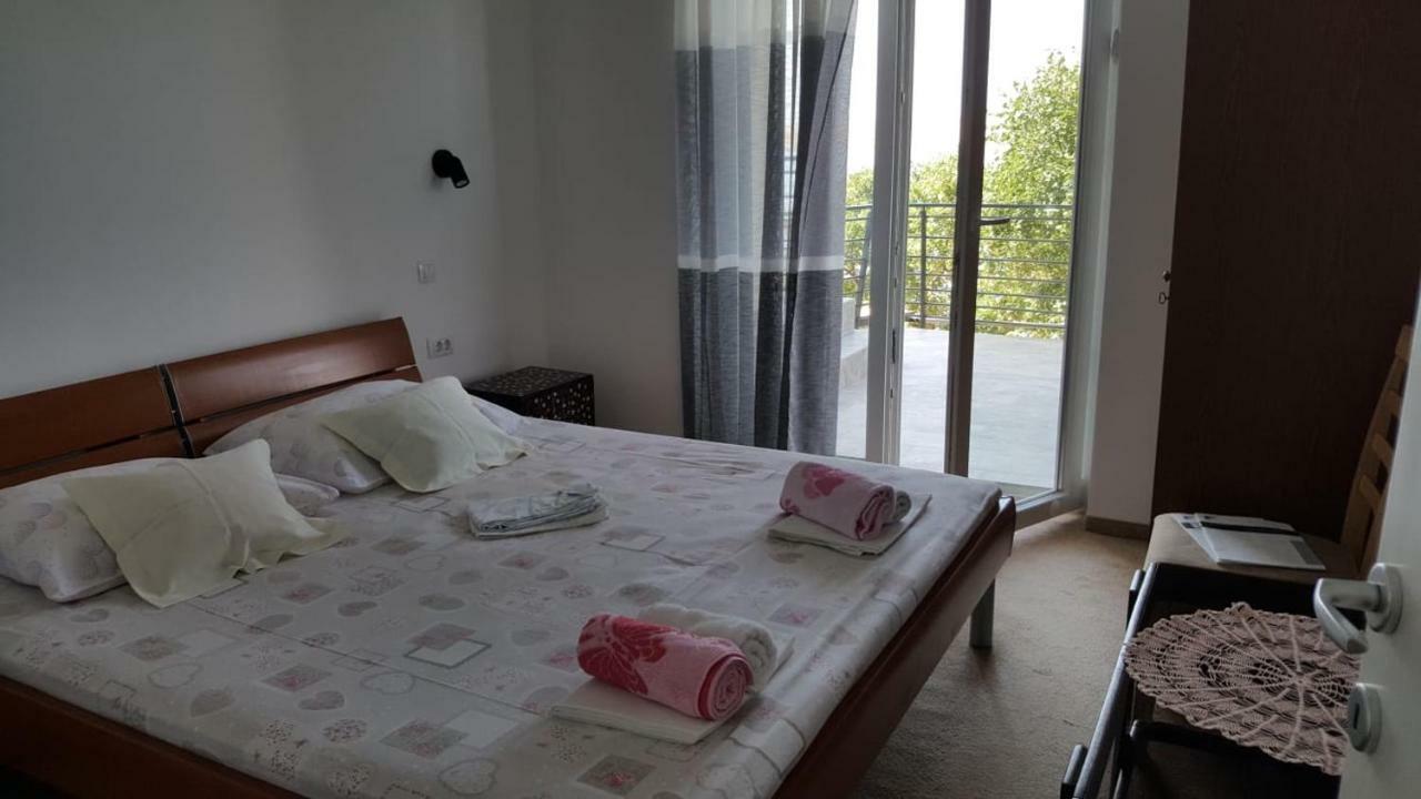 Holiday House Maretta - Apartment No 1 Lukovo Šugarje Buitenkant foto